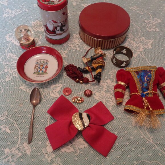 VINTAGE TINS MICKY KEN SHIRT COQUETTE BOW HEART NOVA SCOTTIA PL ETC. LOT - Picture 9 of 11